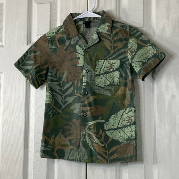 Art Class - Boy’s Short Sleeve Woven Button Up Shirts Size S (6/7) - Picture 4 of 6